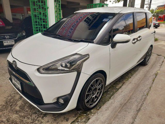 Toyota Sienta 2018 1.5 V Sedan เบนซิน ไม่ติดแก๊ส เกียร์อัตโนมัติ ขาว