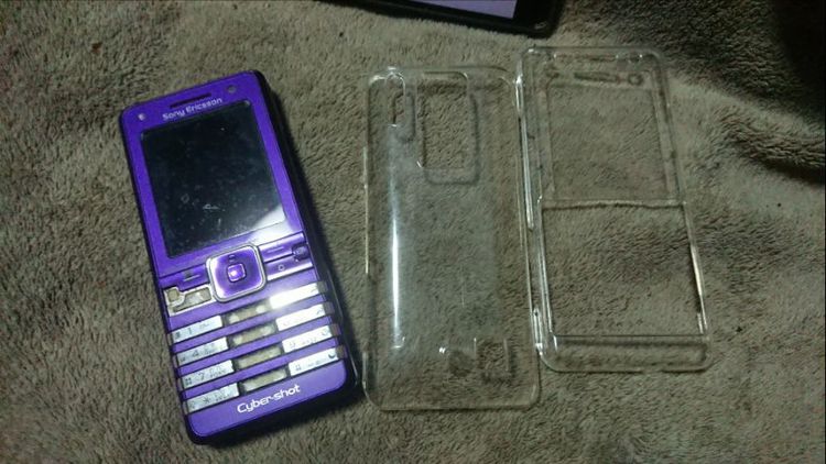 Sony​ Ericsson​ K770i​ พร้อม​กรอบ​ ใช้งาน​ได้​ รูปที่ 2