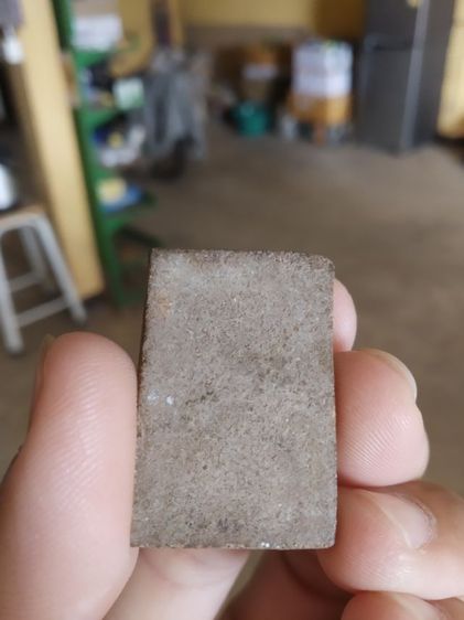 พระเนื้อผงผสมพระเกศา(พระพิมพ์พระรูปเหมือนพระเทรีขนนกปรกโพธิ์ศิลปเขมร(ไม่ทราบเกจิที่สร้างและเวลาสร้าง))พระบ้านพระเครื่องรางของมงคล รูปที่ 8