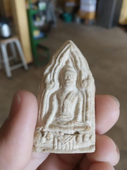 พระเนื้อผงผสมมวลสาร(พระขุนแผน(พระหลวงพ่อศักดิ์ชัย)วัดลิ้นทอง(พระซ่อมไม่ทราบรุ่น)(จังหวัดอ่างทอง))พระบ้านพระเครื่องนางของมงคล รูปที่ 4