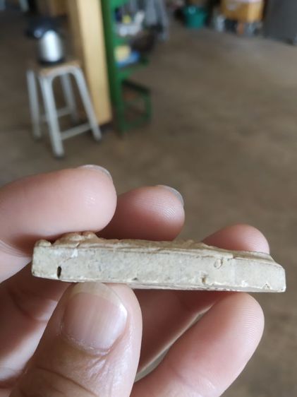 พระเนื้อผงผสมมวลสาร(พระขุนแผน(พระหลวงพ่อศักดิ์ชัย)วัดลิ้นทอง(พระซ่อมไม่ทราบรุ่น)(จังหวัดอ่างทอง))พระบ้านพระเครื่องนางของมงคล รูปที่ 14