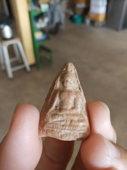 พระเนื้อดิน(พระพิมพ์พระนางพญาหลังเรียบ(ไม่ทราบเกจิที่สร้าง110304))พระบ้านพระเครื่องรางของมงคล รูปที่ 3