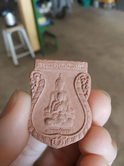 พระเนื้อผงผสมว่านพิมพ์ใบเสมา(พระหลวงปู่ขาววัดมอสำราญ(รุ่นเศรษฐีมีทรัพย์)(จังหวัดกำแพงเพชร))พระบ้านพระเครื่องรางของมงคล รูปที่ 3