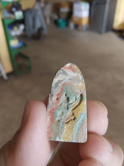 พระเนื้อผงสายรุ้ง(พระรอดเบญจรงค์หลังครุฑไม่ทราบพระเกจิใดเป็นผู้สร้าง(พระใหม่พระบ้าน))พระเครื่องรางของมงคล รูปที่ 11