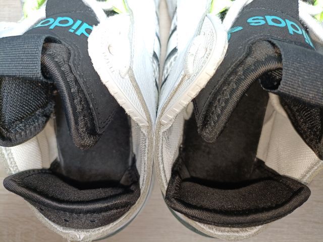 (เบอร์ 44 )รองเท้ากีฬามือสอง adidas เบอร์ 44  ยาว 27 cm.ของแท้มือสอง สภาพดีพร้อมใช้งาน รูปที่ 5