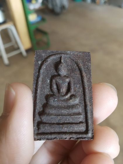 พระเนื้อว่านผสมพระเกศา(พระสมเด็จท่าวังหิน(พระเนื้อดำ)(รุ่นแรกวัดท่าวังหิน)พระอาจารย์เชาวรัตน์(กัมมสุทโธ)วัดท่าวังหิน(จังหวัดสกลนคร)) รูปที่ 8