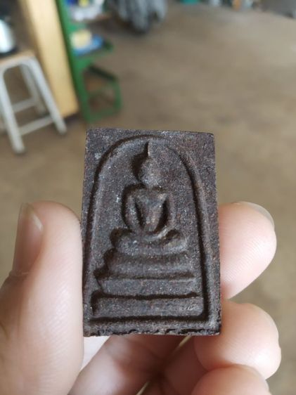 พระเนื้อว่านผสมพระเกศา(พระสมเด็จท่าวังหิน(พระเนื้อดำ)(รุ่นแรกวัดท่าวังหิน)พระอาจารย์เชาวรัตน์(กัมมสุทโธ)วัดท่าวังหิน(จังหวัดสกลนคร)) รูปที่ 6