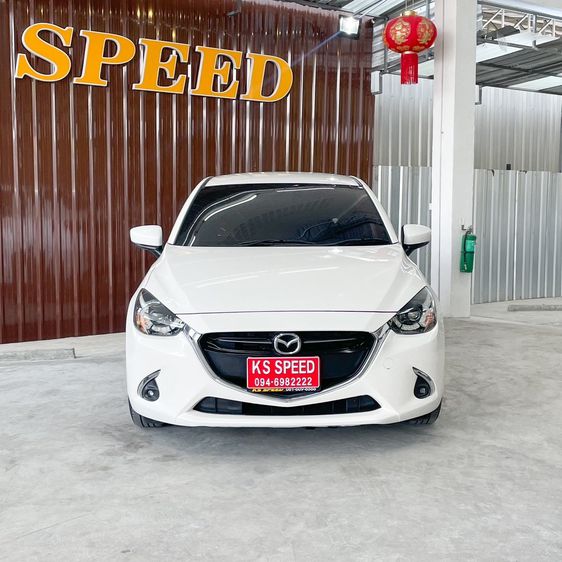 Mazda Mazda 2 2019 1.3 High Connect Sedan เบนซิน ไม่ติดแก๊ส เกียร์อัตโนมัติ ขาว รูปที่ 2