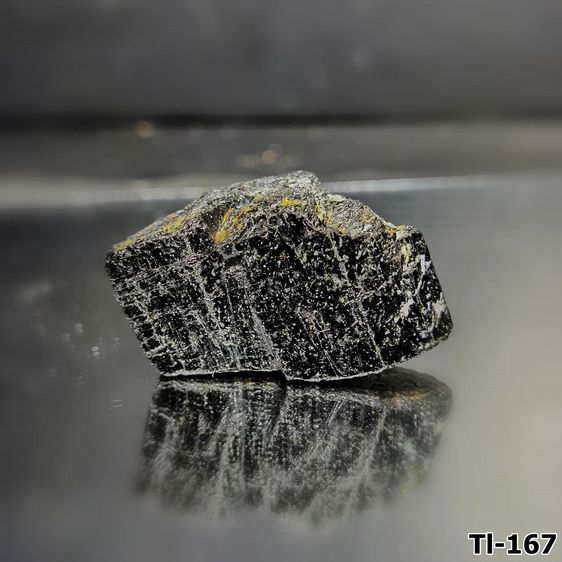 หินมงคล ทัวมารีนสีดำ (Tourmaline) รูปที่ 1