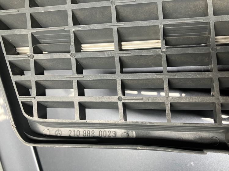 กระจังหน้า Benz W210 ตากลมรุ่นแรก ของแท้ มือสอง รุ่นปี 1996 1997 1998 1999 รูปที่ 3