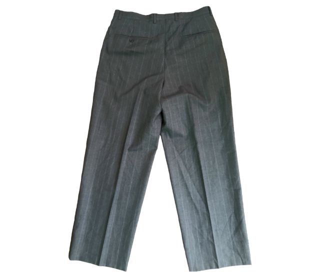 Double pleated
pinstripe wool
trousers
made in Japan รูปที่ 3