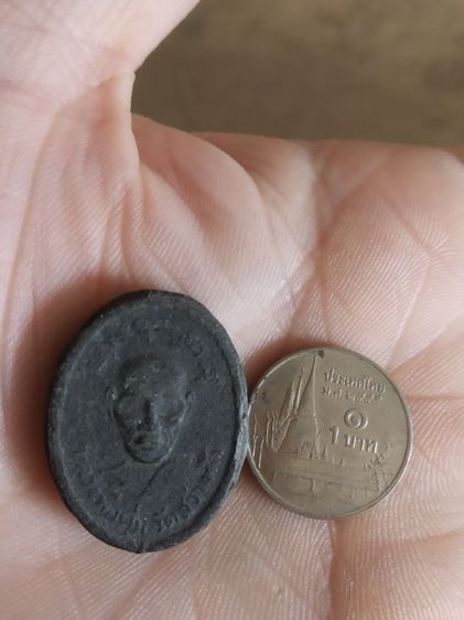 พระเนื้อว่านดำผสมผงรูปทรงไข่(พระรูปเหมือนพระหลวงพ่อพุ่ม(พระเกจิ)(หลังยันต์นภาควัม)วัดสว่างฟ้าพฤฒาราม(จังหวัดชลบุรี))พระเครื่องรางของมงคล รูปที่ 18