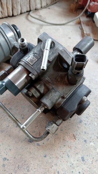 ปั๊มโซล่า (ปั๊มดีเซล) nissan navara d40 .. yd25 สวยๆ ซื้อมาแต่ไม่ได้ใช้ครับ  รูปที่ 2