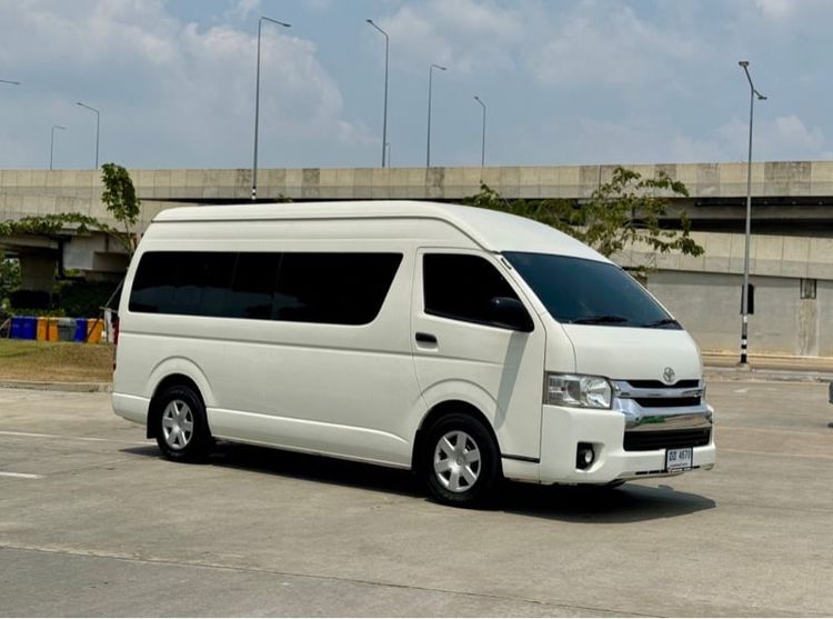 Toyota Commuter 2019 3.0 Van ดีเซล ไม่ติดแก๊ส เกียร์อัตโนมัติ ขาว