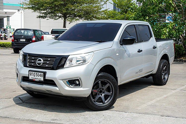 Nissan Navara 2019 2.5 S Pickup ดีเซล ไม่ติดแก๊ส เกียร์ธรรมดา เทา