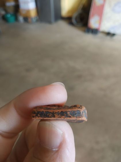 พระเนื้อดินเผาพิมพ์หยดน้ำ(พระพุทธชินราชใบมะยมหลังเรียบ(รุ่นเหนือเนรมิต)วัดราชบูรณะ(จังหวัดพิษณุโลกปี2549))พระบ้านพระเครื่องรางของมงคล รูปที่ 15