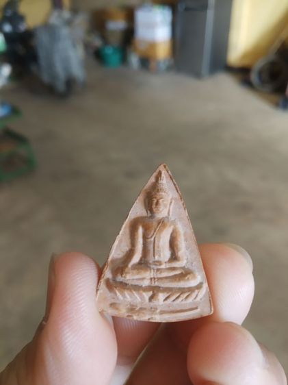 พระเนื้อดิน(พระพิมพ์พระพุทธมีลักษณะคล้ายพระหลวงพ่อสังวาลย์หลังยันต์(ไม่ทราบพระเกจิที่สร้าง))พระบ้านถ้าเครื่องรางของมงคล รูปที่ 3