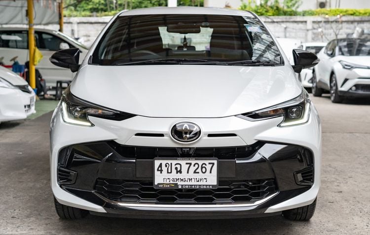 Toyota Yaris 2023 1.2 Premium Sedan เบนซิน ไม่ติดแก๊ส เกียร์อัตโนมัติ ขาว รูปที่ 1