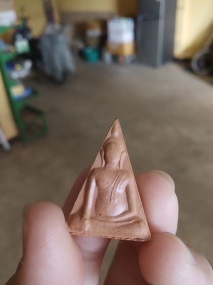 พระเนื้อดินเผา(พระนางพญาพระหลวงปู่สังวาลย์เขมโกวัดทุ่งสามัคคีธรรม(ผสมมวลสารเก่า)(รุ่นมาลาเบี่ยง)(จังหวัดพิษณุโลกปี2538))พระเครื่องรางของมงคล รูปที่ 10