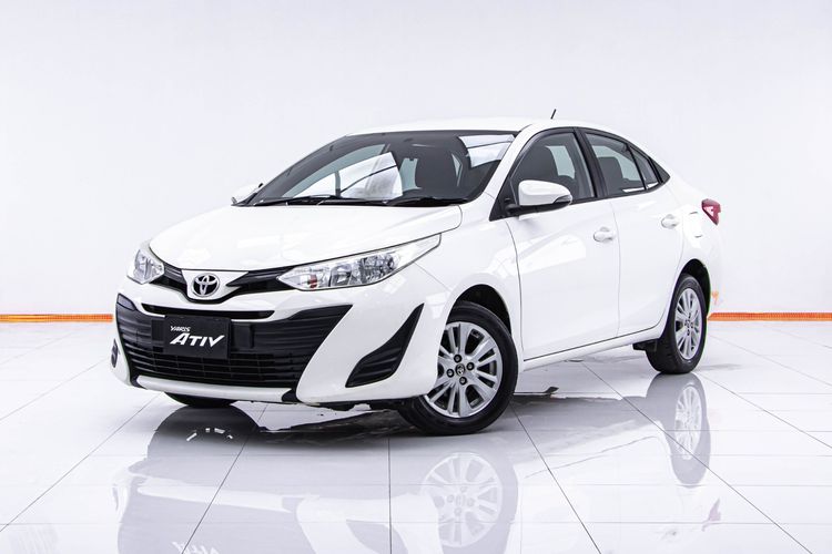 Toyota Yaris ATIV 2019 1.2 E Sedan เบนซิน ไม่ติดแก๊ส เกียร์อัตโนมัติ ขาว รูปที่ 4