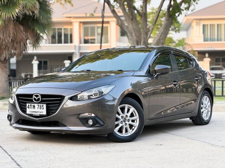 Mazda Mazda3 2015 2.0 S Utility-car เบนซิน ไม่ติดแก๊ส เกียร์อัตโนมัติ น้ำตาล