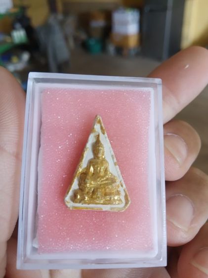 พระเนื้อผงพิมพ์เล็ก(พระพิมพ์พระนางพญา(พระหลวงปู่เผือก)(พระเกจิ)วัดกิ่งแก้ว(สมุทรปราการ))พระเครื่องรางของมงคลปี2522(รุ่นพุทธนิมิตรมงคลเก้า) รูปที่ 5