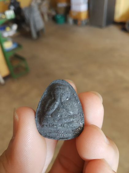 พระเนื้อผงผสมว่านพิมพ์เล็ก(พระปิดตาพิมพ์เล็ก(เนื้อออกเทาเล็กน้อย)(ไม่ทราบพระเกจิที่สร้าง))พระบ้านพระเครื่องรางของมงคล รูปที่ 4