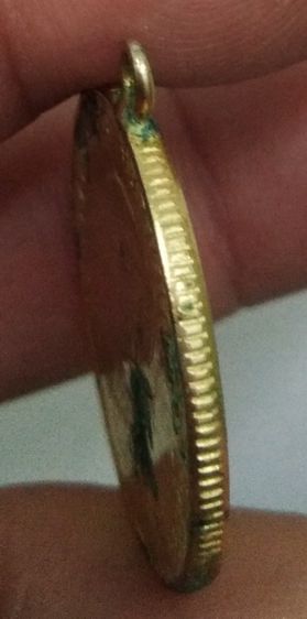 75460-เหรียญมหาวชิราลงกรณ์ มงกุฏราชกุมาร ราคา๑บาทเนื้อกะไหล่ทอง ห่วงเชื่อม รูปที่ 7
