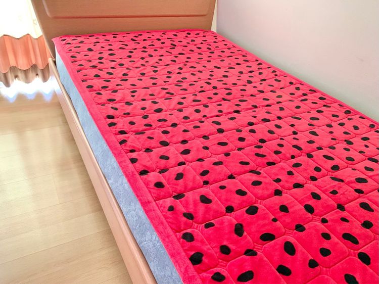 ผ้าปูรองนอน ขนาด 3.5ฟุต สีแดงอมชมพูกำมะหยี่ลายด่าง ยี่ห้อ Myung Ga (สภาพใหม่) มือสองขายตามสภาพ สินค้าญี่ปุ่น-เกาหลีแท้ รูปที่ 2