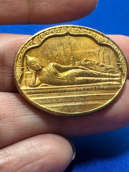 เหรียญพระนอน (พระปางไสยาสน์) วัดโพธิ์ หลังภปร จัดสร้างในวโรกาส พระชนมพรรษาครบ 5 รอบ ปี 2530 เนื้อทองแดง พร้อมซองเดิม รูปที่ 3