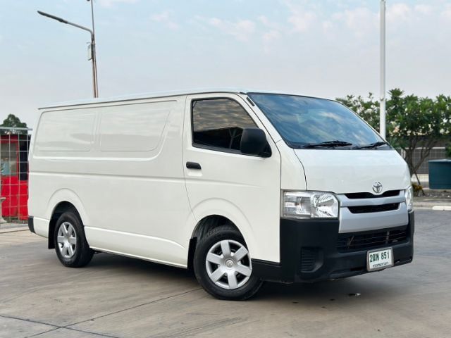 Toyota Hiace 2019 3.0 D4D Van ดีเซล ไม่ติดแก๊ส เกียร์ธรรมดา ขาว