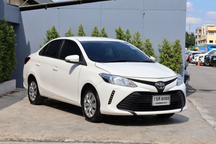 Toyota Vios 2021 1.5 Entry Sedan เบนซิน ไม่ติดแก๊ส เกียร์อัตโนมัติ ขาว