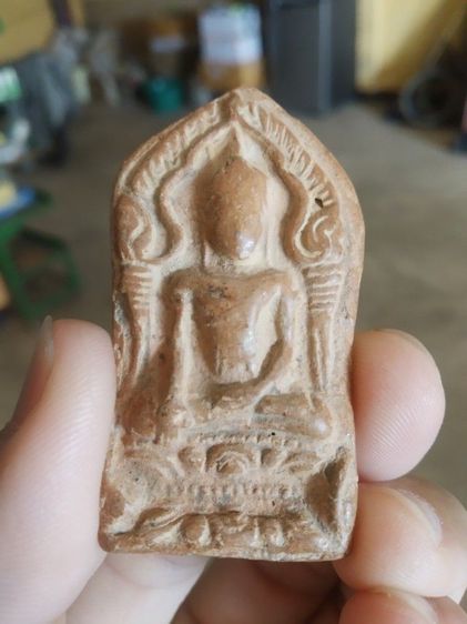 พระเนื้อดินพิมพ์ใหญ่(พระพิมพ์พระยอดขุนพลหลังเรียบ(ไม่ทราบพระเกจิที่สร้าง)(ไม่ทราบรุ่นและอายุ)(200201))พระบ้านพระเครื่องรางของมงคล รูปที่ 4