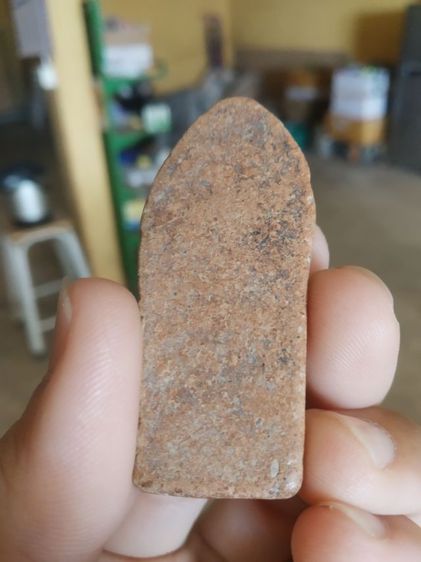 พระเนื้อดินพิมพ์ใหญ่(พระพิมพ์พระยอดขุนพลพิมพ์ใหญ่ทรงใบเสมาหลังเรียบ(ไม่ทราบพระเกจิที่สร้าง)(ไม่ทราบรุ่นและอายุ))พระบ้านพระเครื่องรางของมงคล รูปที่ 7