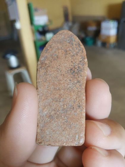 พระเนื้อดินพิมพ์ใหญ่(พระพิมพ์พระยอดขุนพลพิมพ์ใหญ่ทรงใบเสมาหลังเรียบ(ไม่ทราบพระเกจิที่สร้าง)(ไม่ทราบรุ่นและอายุ))พระบ้านพระเครื่องรางของมงคล รูปที่ 11