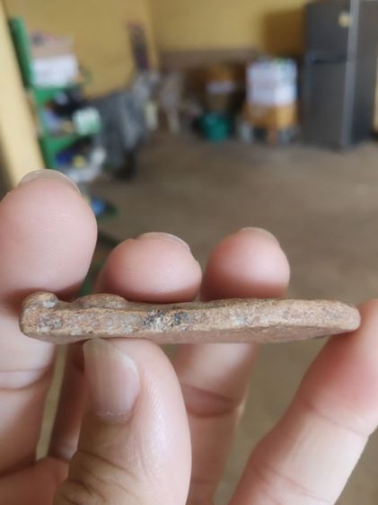 พระเนื้อดินพิมพ์ใหญ่(พระพิมพ์พระยอดขุนพลพิมพ์ใหญ่ทรงใบเสมาหลังเรียบ(ไม่ทราบพระเกจิที่สร้าง)(ไม่ทราบรุ่นและอายุ))พระบ้านพระเครื่องรางของมงคล รูปที่ 14