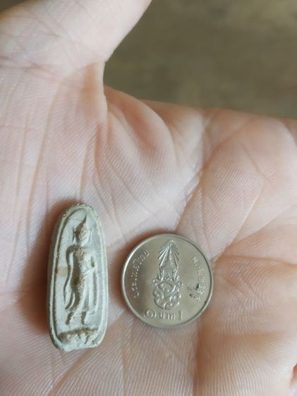 พระเนื้อผงผสมว่านพิมพ์เล็ก(พระปางลีลากำแพงเม็ดขนุนหรือพระปางลีลากำแพงเขย่ง(เนื้อออกสีขาวไม่ทราบพระเกจิที่สร้าง))พระบ้านพระเครื่องรางของมงคล