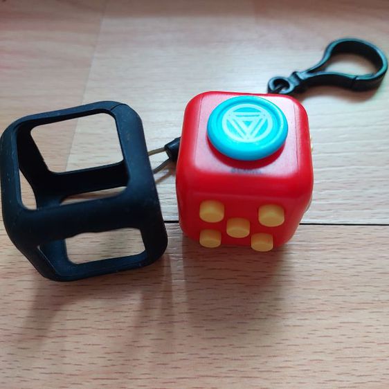 fidget cube ของแท้ พร้อมพวงกุญแจแท้ รูปที่ 6