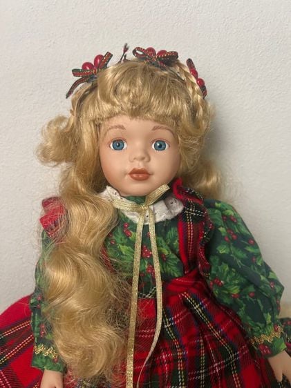 Vintage 1996 House Of Lloyd 16” Holiday Porcelain Doll Plaid Holly Dress  
