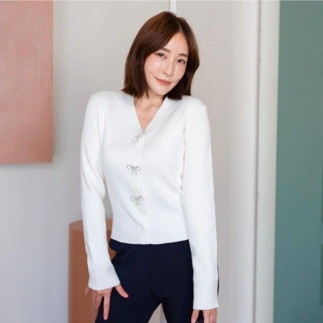 ส่งต่อเสื้อ cardigan ผ้านิตจากเกาหลี รูปที่ 2