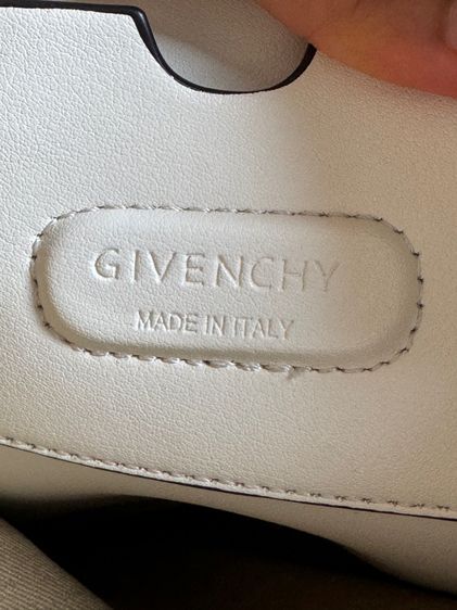 กระเป๋า Givenchy ทรงทำงาน สีขาว รูปที่ 15