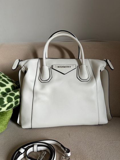 กระเป๋า Givenchy ทรงทำงาน สีขาว รูปที่ 2