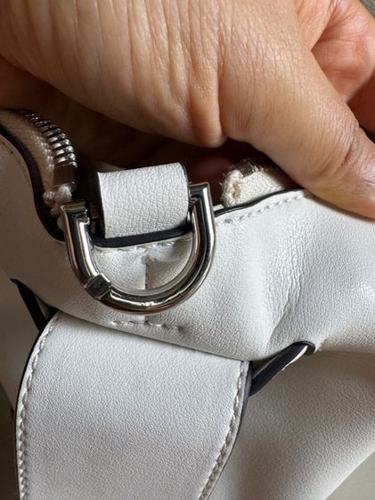 กระเป๋า Givenchy ทรงทำงาน สีขาว รูปที่ 16