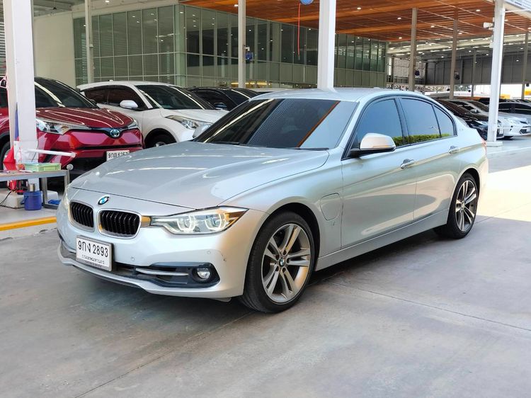 BMW Series 3 2018 330e Sedan ปลั๊กอินไฮบริด (PHEV) ไม่ติดแก๊ส เกียร์อัตโนมัติ เทา รูปที่ 4
