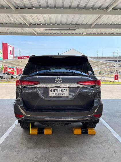 Toyota Fortuner 2017 2.4 V 4WD Utility-car ดีเซล เกียร์อัตโนมัติ เทา รูปที่ 2