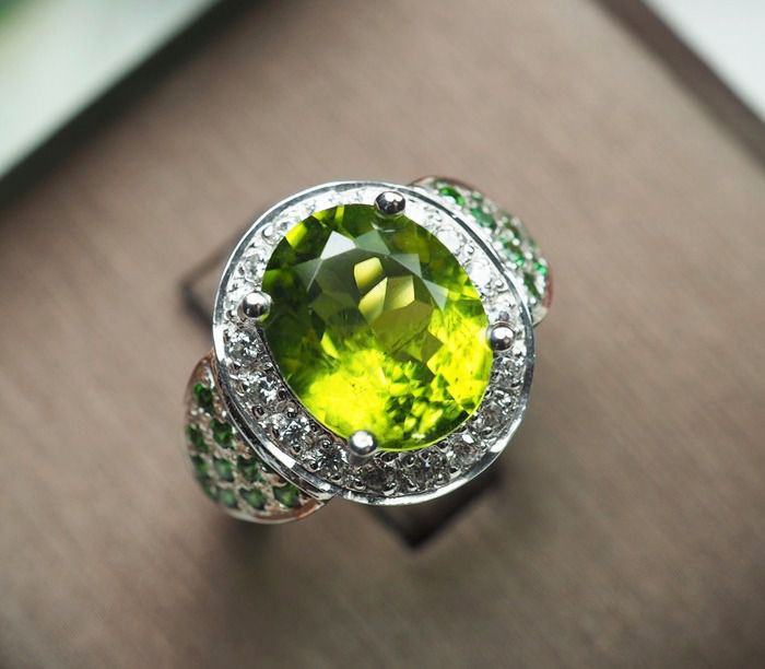 แหวนเพอริดอทสีเขียวแอ๊บเปิ้ลขนาดใหญ่ (12347) รูปที่ 2