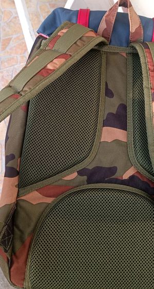 กระเป๋า Herschel Little America Backpack - Navy Red Woodland Camo ของแท้ มือ2 รูปที่ 11