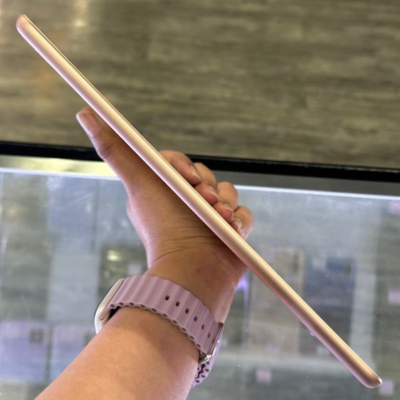 iPad Gen6 32GB WiFi สีชมพู เครื่องศูนย์ โมเดลTH สภาพสวยมากๆ เครื่องใช้งานดีเยี่ยม🔥🔥 รูปที่ 4