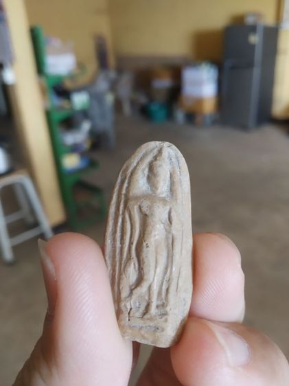 พระเนื้อดิน(พระปางลีลากำแพงทุ่งเศรษฐี(พระปางลีลากำแพงเม็ดขนุน)(180371)(ไม่ทราบพระเกจิที่สร้าง))พระบ้านพระเครื่องรางของมงคล รูปที่ 3