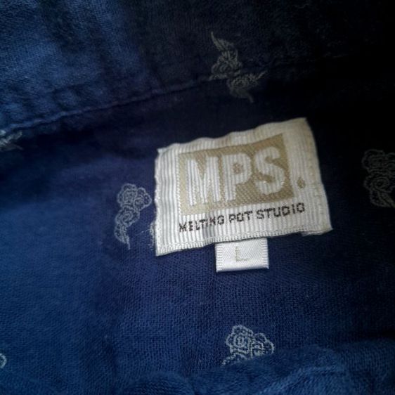 MPS
Indigo 
Japanese kumo art batik shirts
🔴🔴🔴 รูปที่ 3